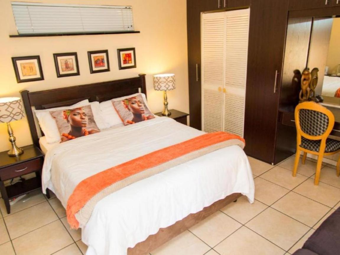 Sollunaa Guesthouse Sandton Ruang foto
