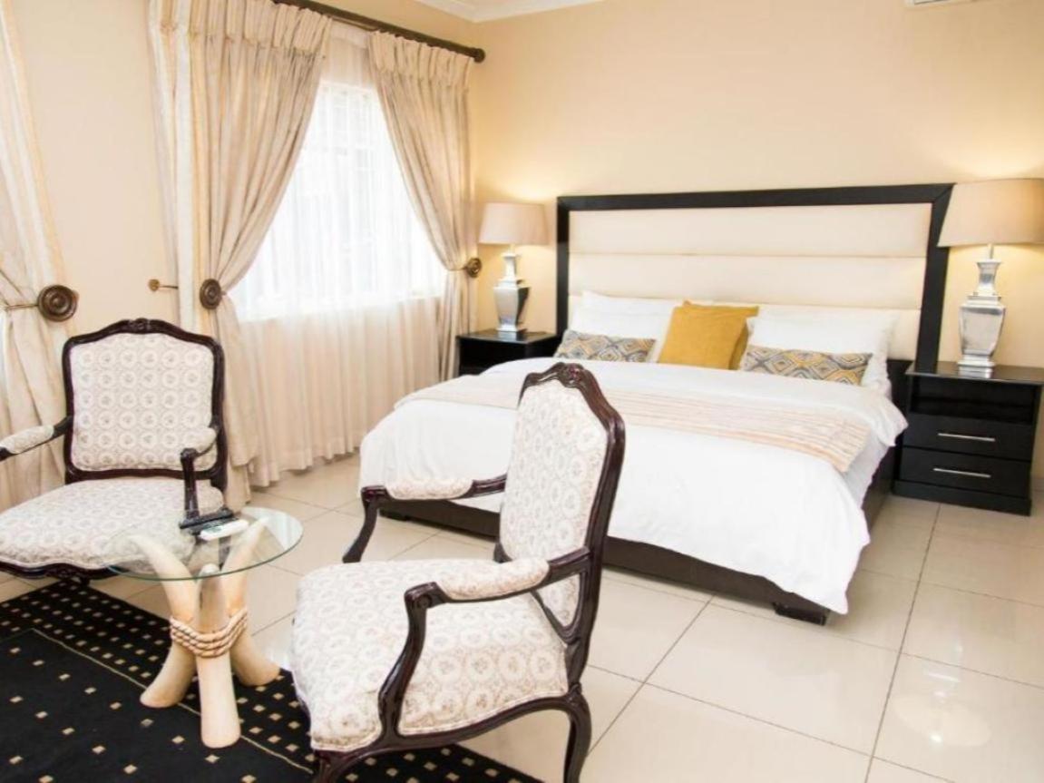 Sollunaa Guesthouse Sandton Bagian luar foto