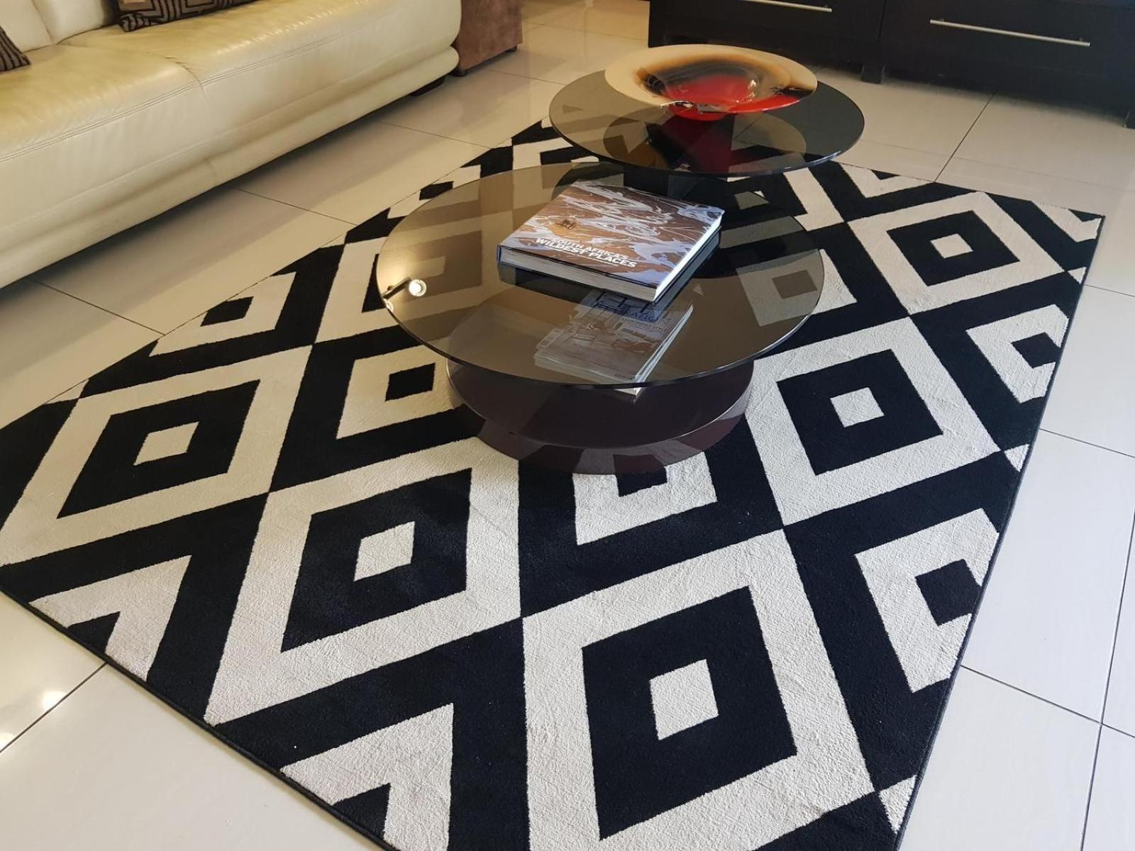Sollunaa Guesthouse Sandton Bagian luar foto