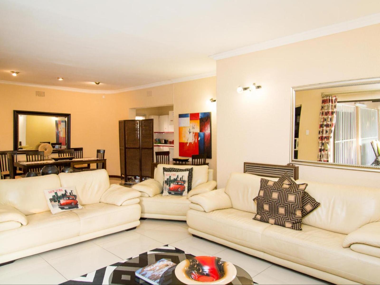 Sollunaa Guesthouse Sandton Bagian luar foto